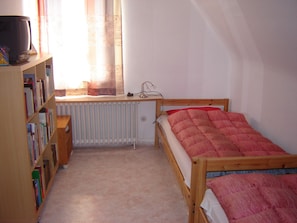 3 bedrooms, free WiFi, bed sheets