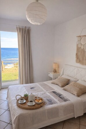 4 habitaciones, tabla de planchar con plancha y cuna de viaje 