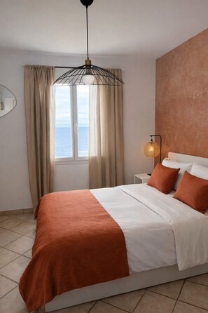 4 bedrooms, iron/ironing board, travel crib, free WiFi