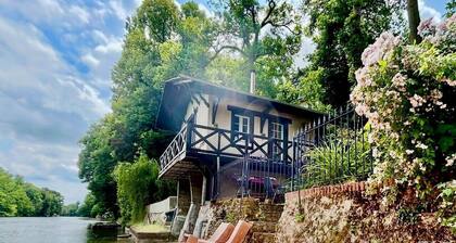 Chalet on the banks of the Loiret