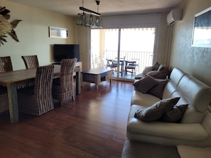 Smart TV - YOU Escape IN BAY OF Roses, ONE OF THE Most Beautiful World! (EMPURIABRAVA)