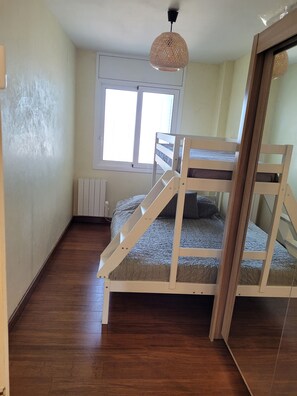 2 bedrooms, desk, iron/ironing board, travel crib
