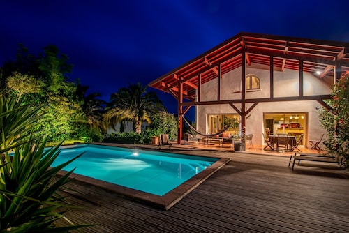 Villa d' Arcangues Basque 4*, swimming pool  palm trees 10 minutes from Biarritz