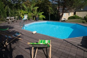 A heated pool - 200 m from the medieval town, stone house, swimming pool, view of the cathedral (Sarlat-La-Canéda)