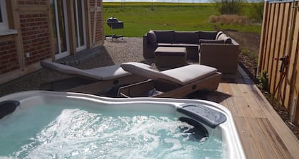 Luxury wellness country house, 4 bedrooms, 4 baths, sauna, 2 whirlpools, garden