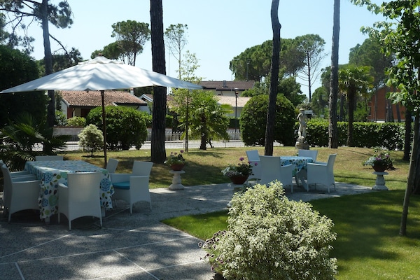 Gartenanlage mit Terrasse