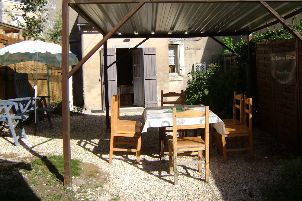 30 mins from BEAUVAL Zoo between Berry-Touraine - near the Loire castles