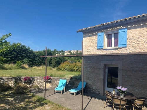 Cottage rental at the foot of Mont Ventoux surrounded by lavender in Sault en Provence