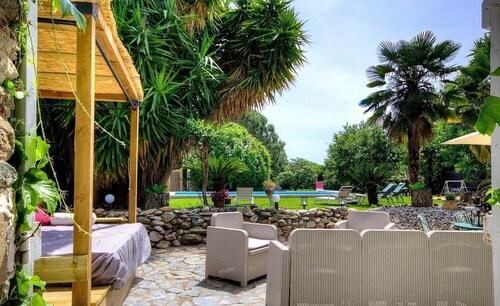 700 meters from the ocean, House with volleyball, pétanque, badminton, ping-pong, and swings
