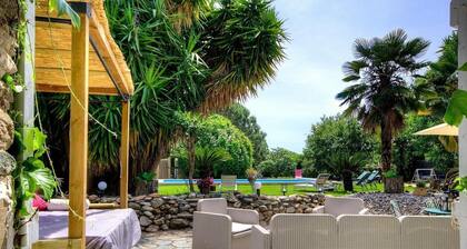700 meters from the ocean, House with volleyball, pétanque, badminton, ping-pong, and swings