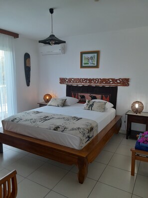 3 Schlafzimmer, Schreibtisch, Bügeleisen/Bügelbrett, Reisekinderbett