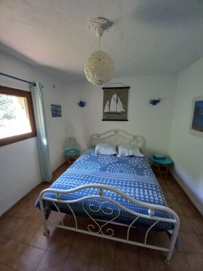 2 عدّة غرف نوم وسرير سفر وواي فاي مجانًا وملاءات أسرّة