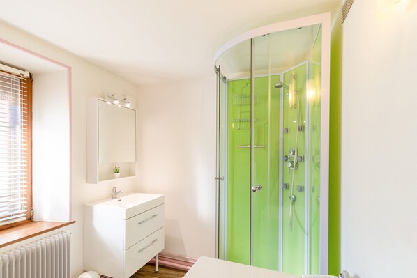 Dusche, Haartrockner, Seife