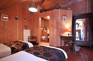 4 habitaciones, tabla de planchar con plancha y wifi gratis 