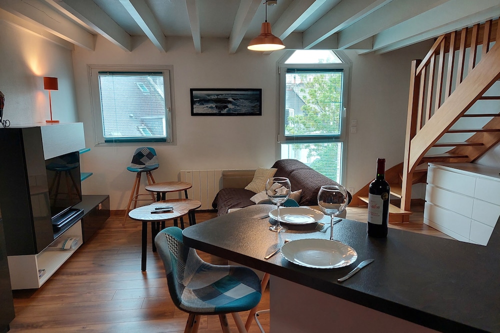 Charming Dupleix renovated in the heart of the city with parking and quiet