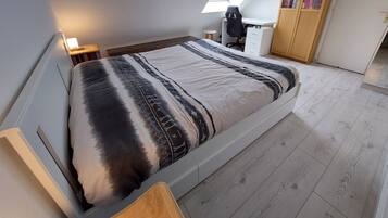1 bedroom, desk, iron/ironing board, free WiFi