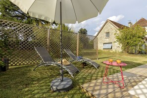 Terrace/patio - Cottage in the Dordogne Valley between Sarlat and Rocamadour (Pinsac)