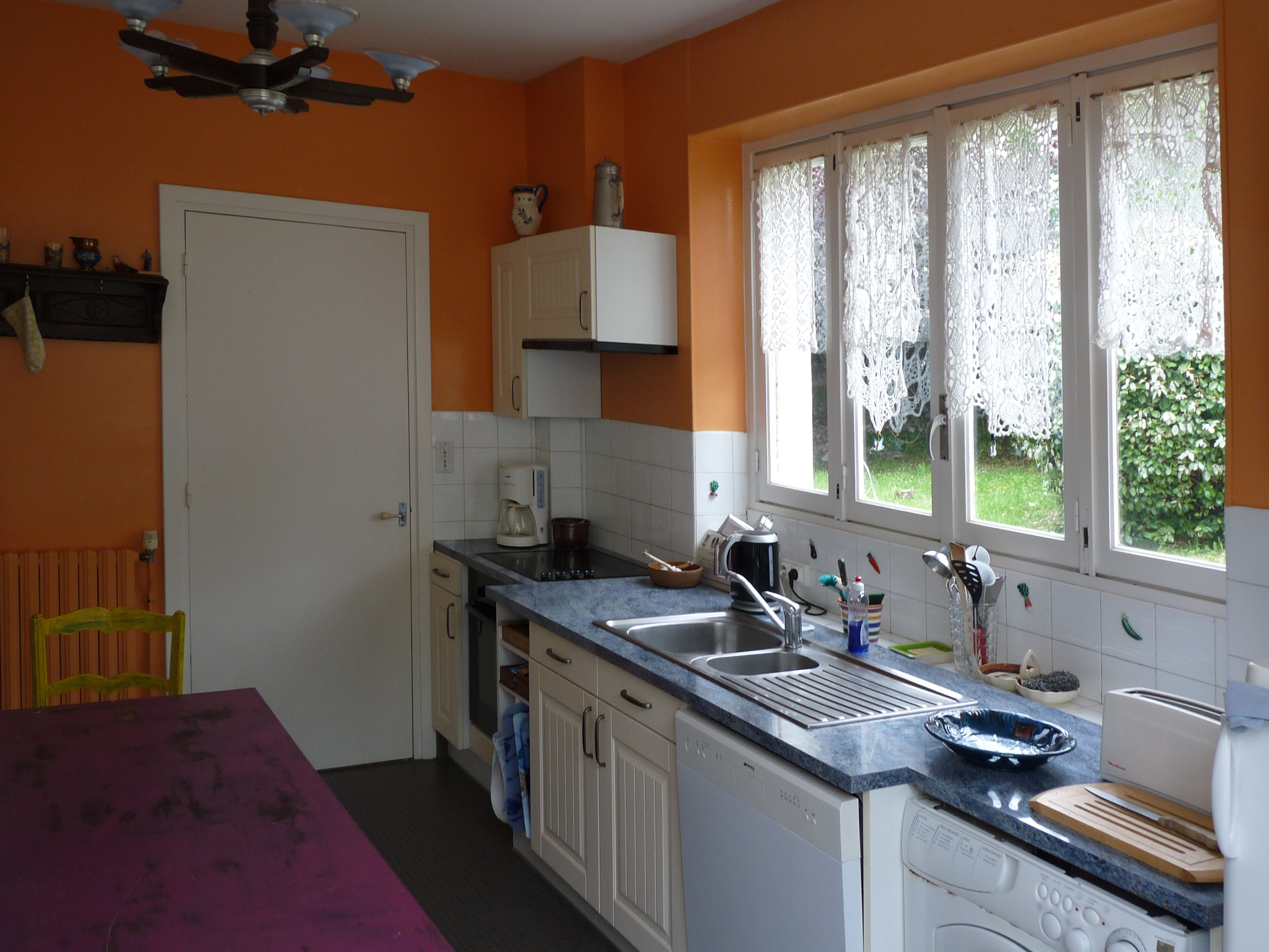 Family seaside villa 30 meters from Morgat beach, for 10 people