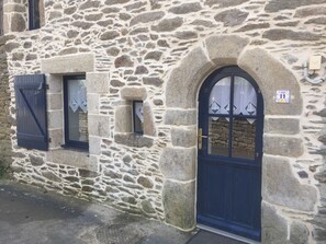 Exterior detail - our little love nest on the edge of the ocean (Sarzeau)