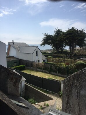 Property grounds - our little love nest on the edge of the ocean (Sarzeau)