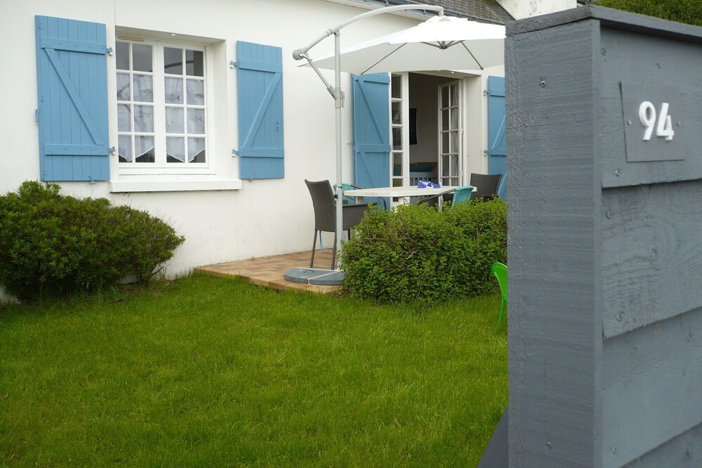 Facing the Po Cove, your house in peace, between menhirs and beaches
