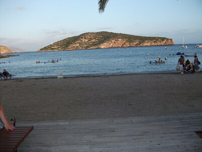 Beautiful independent villa with private pool, pets welcome