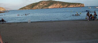 Beautiful independent villa with private pool, pets welcome