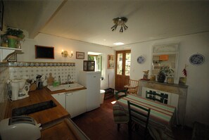 Réfrigérateur, four, plaque de cuisson, lave-vaisselle