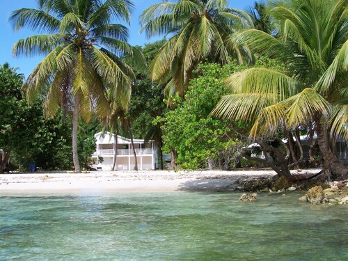 Colonial house 'les Saintes' of 150m2 on a private beach in Sainte Anne