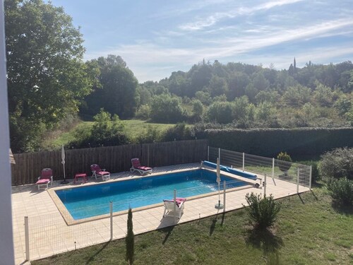 4-bedroom villa with heated private pool and large enclosed garden in Lourmarin