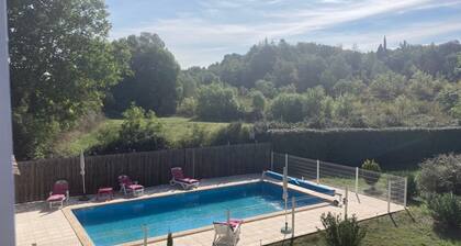 4-bedroom villa with heated private pool and large enclosed garden in Lourmarin