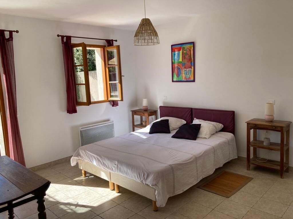 4 bedrooms, iron/ironing board, travel crib, free WiFi