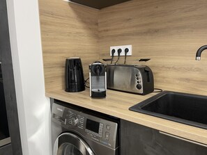 Interior - GROUND FLOOR VILLA NEAR SANTA GIULIA, QUIET 4 PERS AIR-CONDITIONED GARDEN NOT OVERLOOKED (Porto-Vecchio)