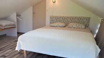 1 Schlafzimmer, Bügeleisen/Bügelbrett, Reisekinderbett, kostenloses WLAN