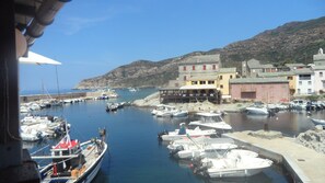 Marina - St Florent, beautiful between sea and mountain, terrace , garden, swimming pool (Saint-Florent)