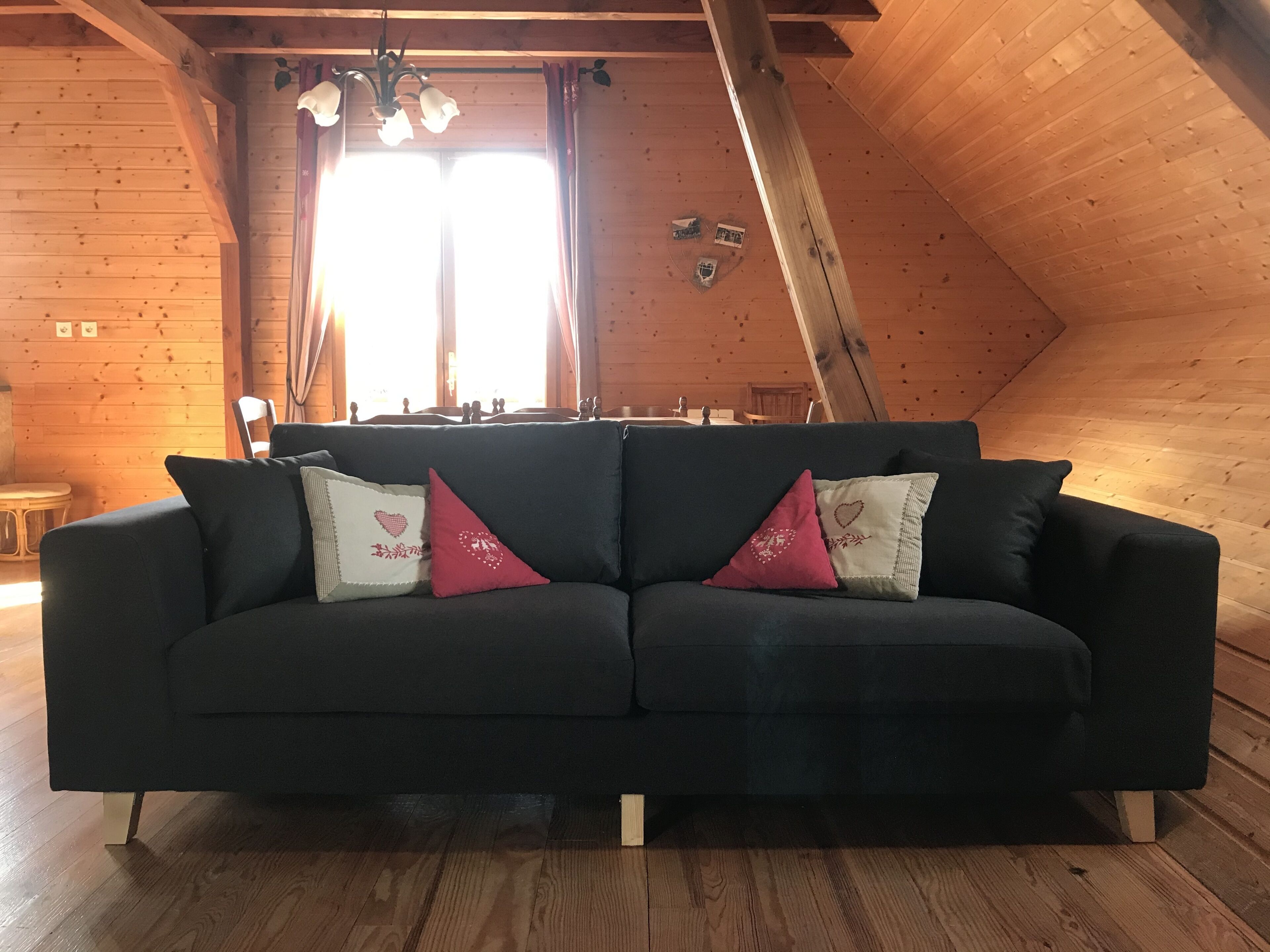 CHALET SUR FLANC DE COLLINE A BESSE  S35 avec -40%