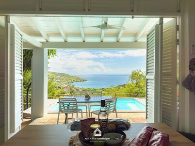 SAL-Villa. Encantadora villa en Anses d Arlets. Pequeña ensenada.