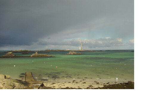 MAISON GRAND CONFORT PROCHE SAINT CAVA (LILIA), JARDIN INTERNET BALANCOIRE