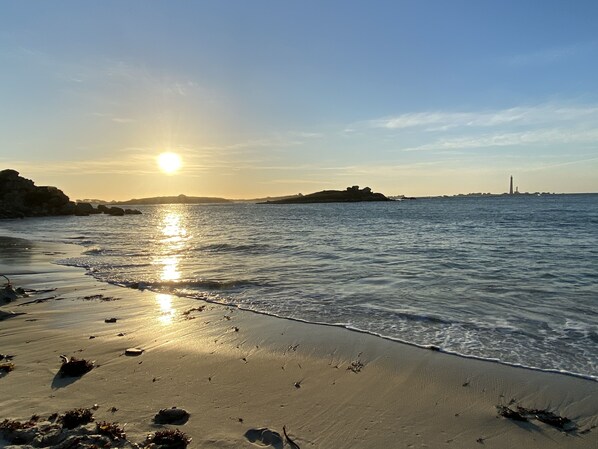 Una spiaggia nelle vicinanze