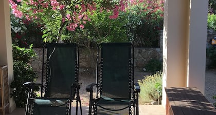 Furnished 2 Rooms, air conditioning, garden, terrace, 100m beach