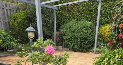 Maison de pĂȘcheur avec vue sur baie de Paimpol