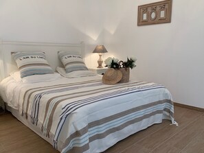 2 bedrooms, iron/ironing board, travel crib, WiFi - HOUSE SEASIDE THE COTTAGE (Mimizan)