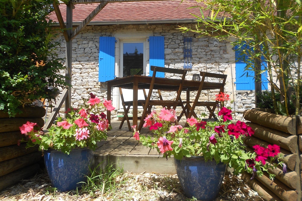 Charming stone gite totally renovated and well decorated