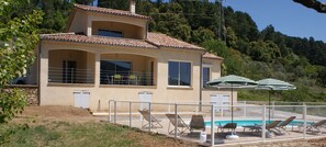 Property grounds - Renting a villa with private pool in the country. (Les Salelles)