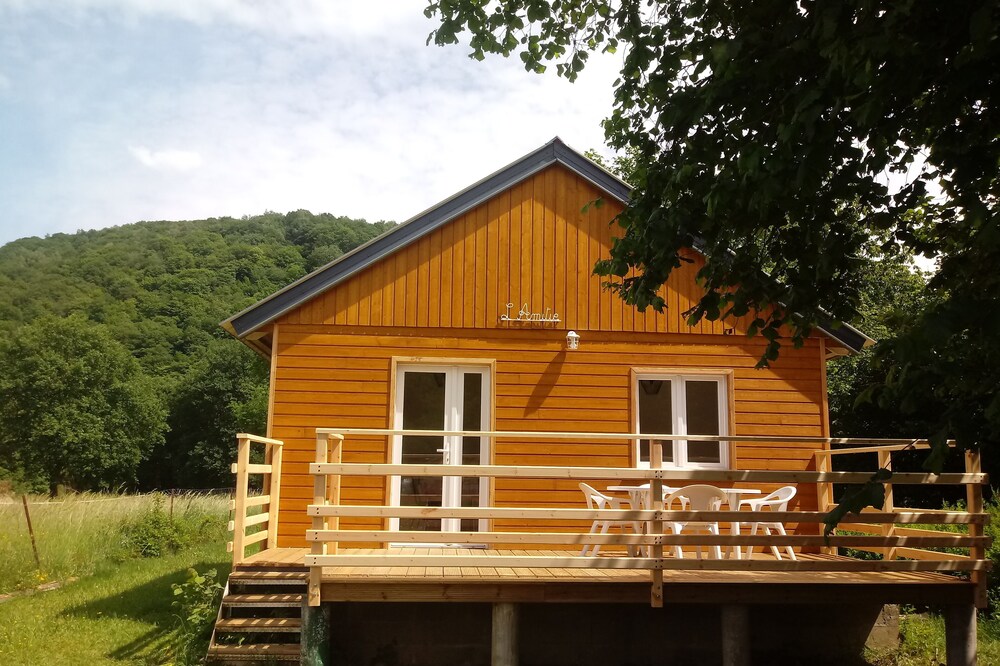 Chalet "L'amitie" at the edge of the "semoy" "semois"