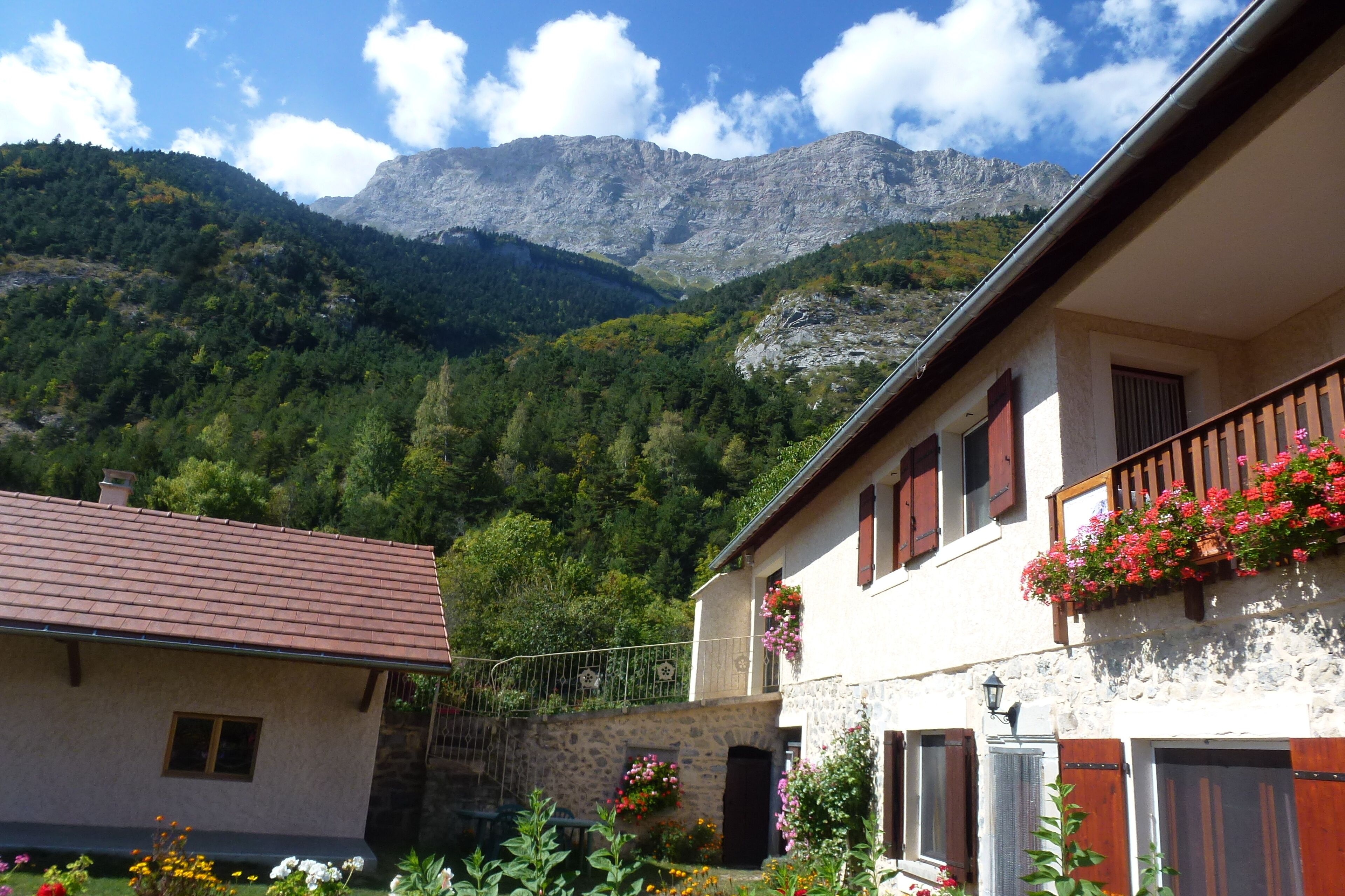Luxury apartment at the foot of the mountain, skiing, hiking, mountain biking, swimming
