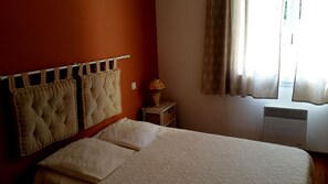3 habitaciones, tabla de planchar con plancha y wifi gratis 