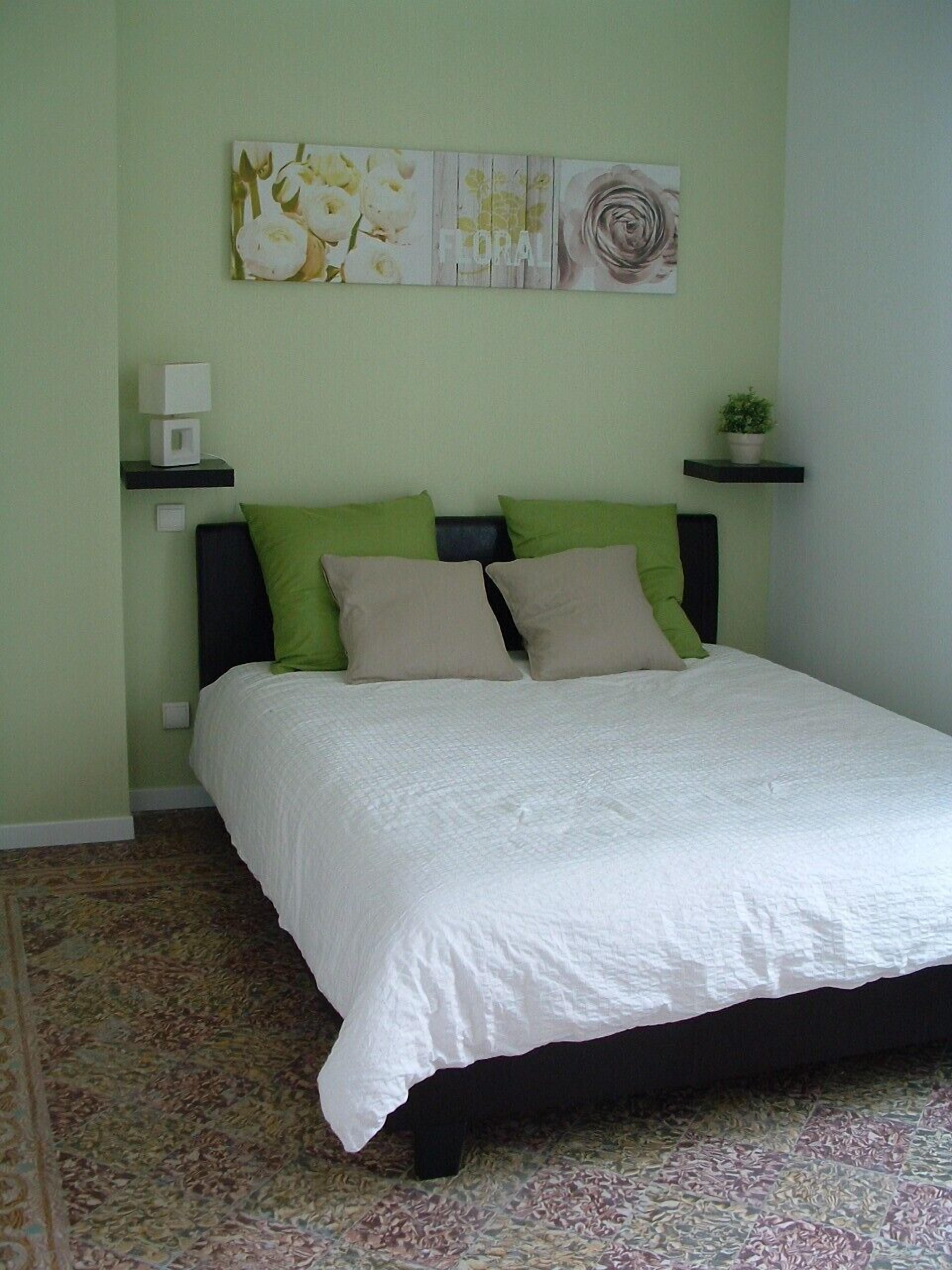 Large renovated house in wine-producing domain