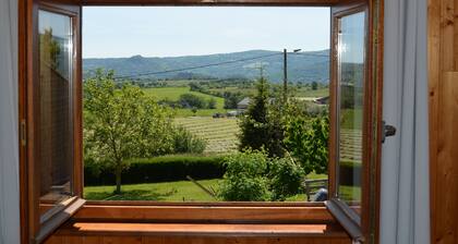 Studio in the countryside, close to the mountains: volcanoes of the Sancy massif