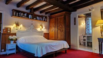 7 chambres, bureau, fer et planche Ă repasser, lit parapluie